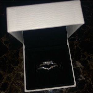 Top pandora ring